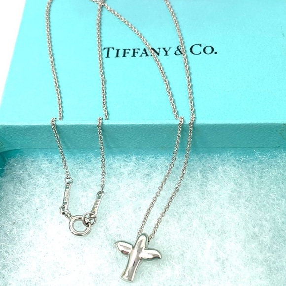Tiffany & Co. Elsa Peretti Small Dove Bird Pendant 16" Necklace - Picture 1 of 3